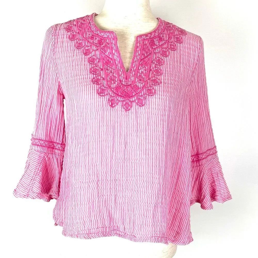 Crown & Ivy Pink Seersucker Embroidered Top XS